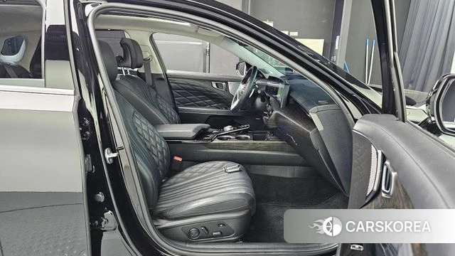 Kia K8 2023 Черный из Кореи, фото 3