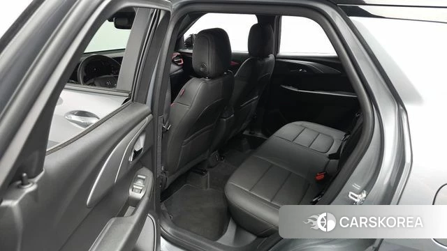 Chevrolet (GM Daewoo) The New Trail Blazer 2024 Серебряный из Кореи, фото 3