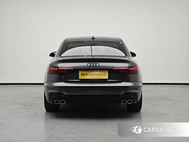 Audi S4 2023 Темно-серый из Китая, фото 3