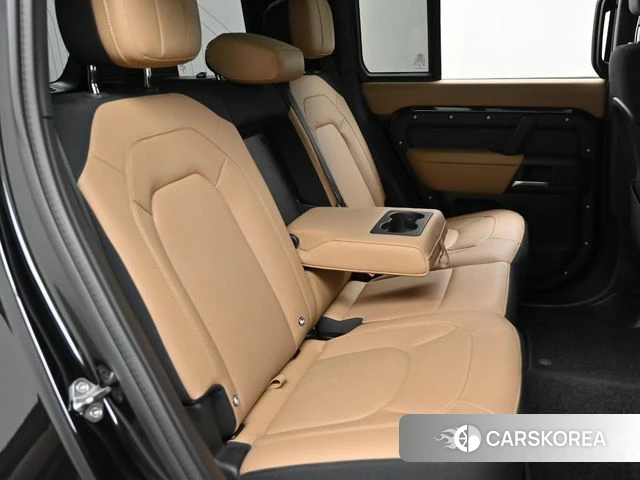 Land Rover Defender (L663) 2025 Черный из Кореи, фото 3