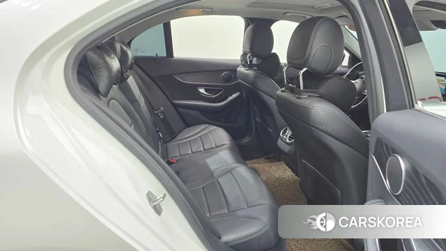 Mercedes-Benz C-Class W205 2018 Белый из Кореи, фото 3