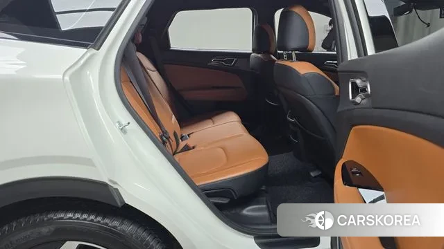 Kia Sportage 5th Generation 2023 Белый из Кореи, фото 3