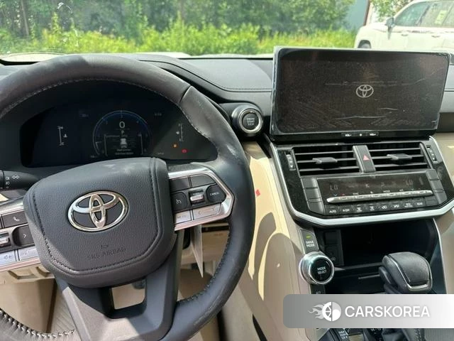 Toyota Land Cruiser (imported) 2025 Белый из Китая, фото 3