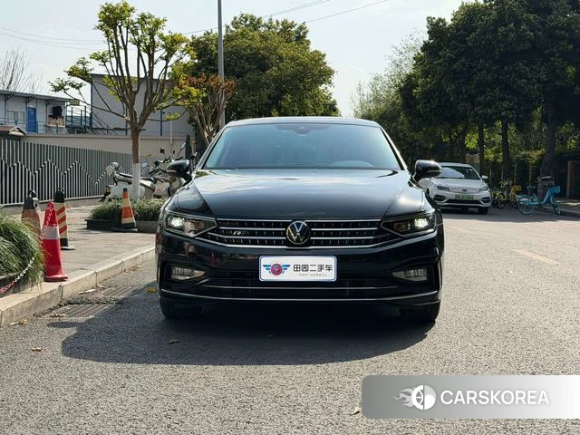 Volkswagen Magotan 2025 Черный из Китая, фото 3