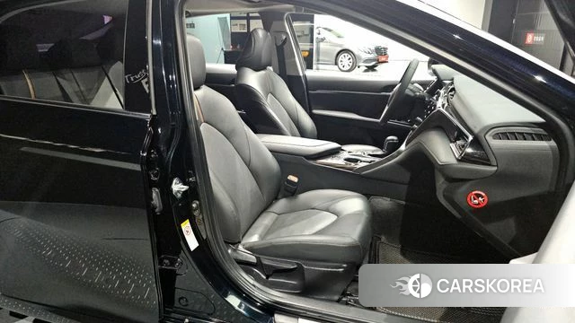 Toyota Camry (XV70) 2018 Синий из Кореи, фото 3