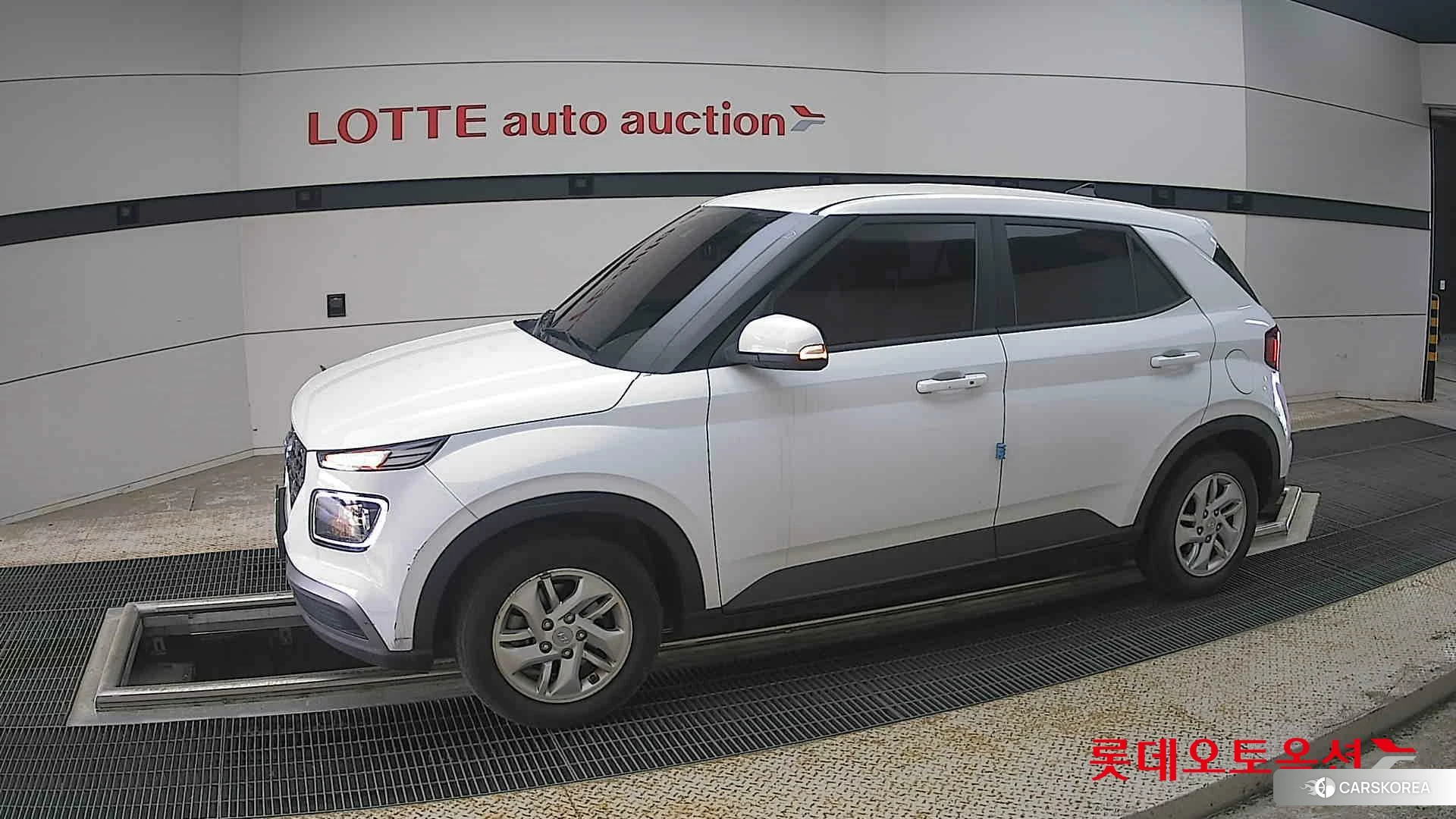 Hyundai Venue 2020 Polar White из Кореи, фото 3