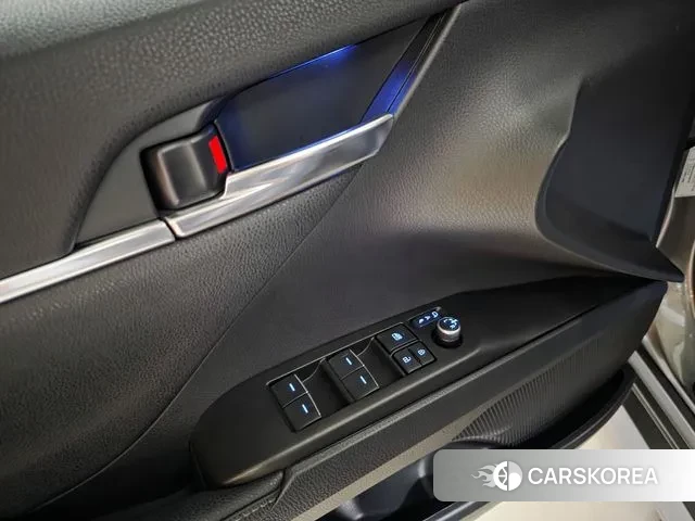 Toyota Camry (XV70) 2023 Песочный из Кореи, фото 3