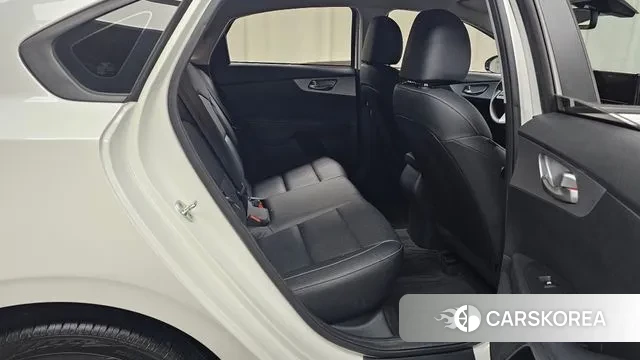 Kia The New K3 2nd generation 2021 Белый из Кореи, фото 3