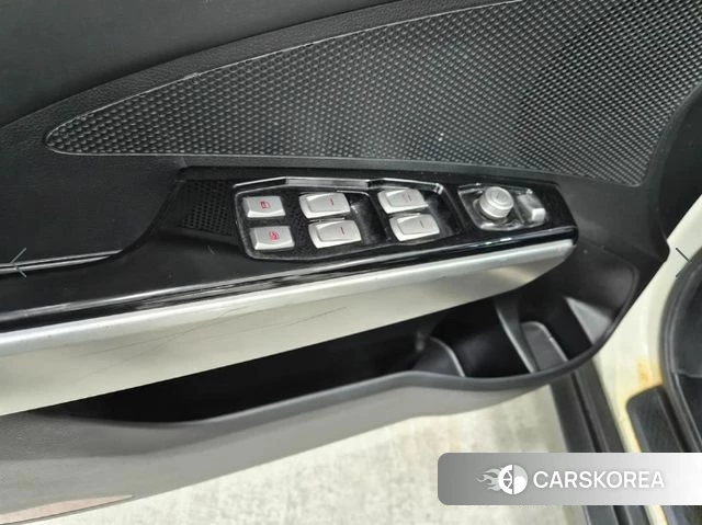 Ssangyong Tivoli Armor 2018 Белый из Кореи, фото 3