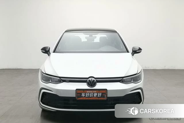 Volkswagen Golf 2024 Белый из Китая, фото 3