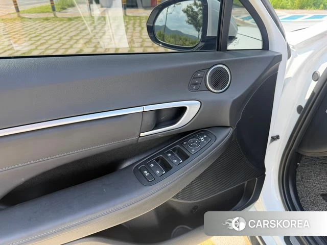 Hyundai Sonata D Edge Hybrid (DN8) 2023 Белый из Кореи, фото 3