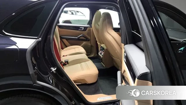 Porsche Cayenne (PO536) 2021 Черный из Кореи, фото 3