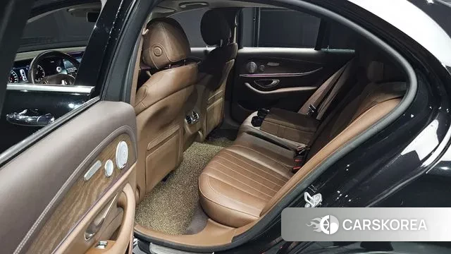 Mercedes-Benz E-Class W213 2018 Черный из Кореи, фото 3