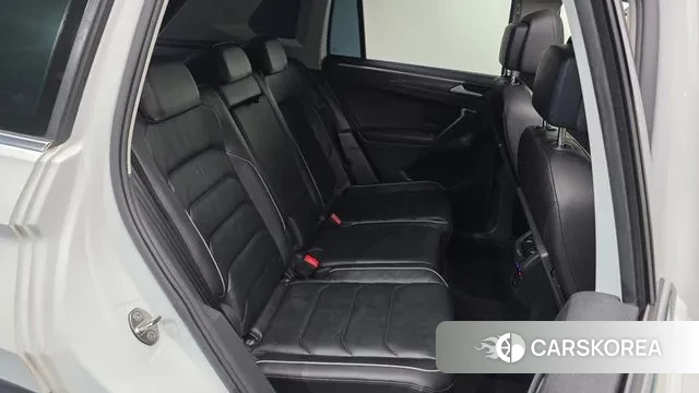 Volkswagen Tiguan second Generation 2019 Белый из Кореи, фото 3