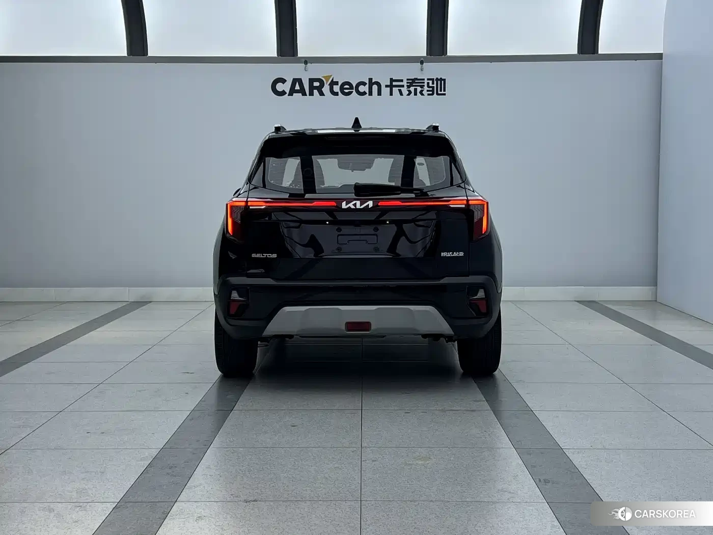 Kia Seltos 2024 Черный из Китая, фото 3
