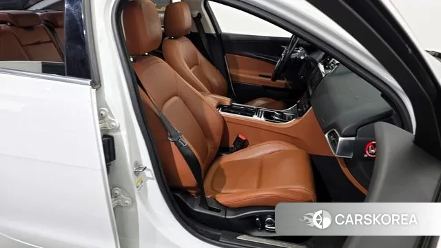 Jaguar XE 2019 Белый из Кореи, фото 3