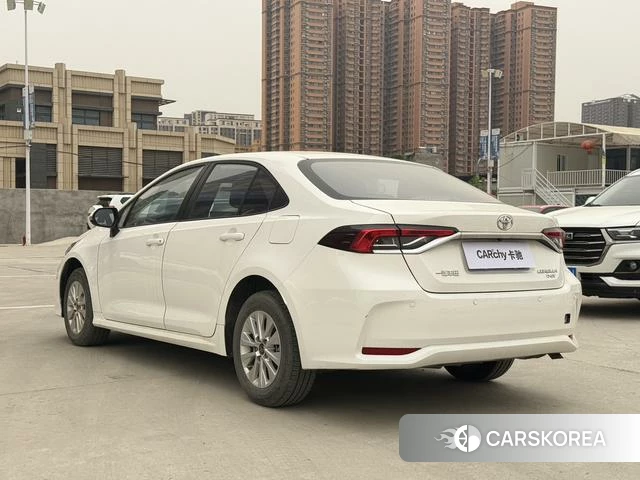 Toyota Corolla 2024 Белый из Китая, фото 3