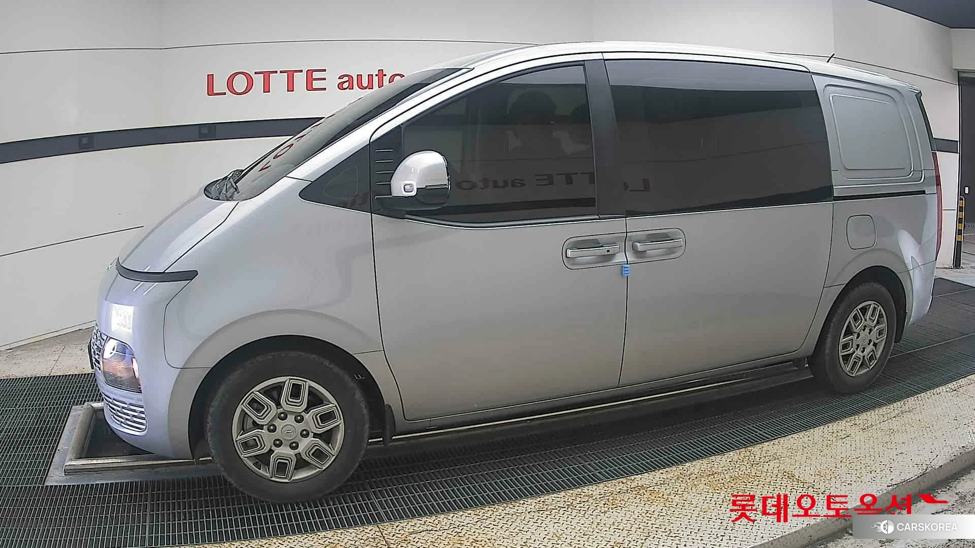 Hyundai Staria 2023 Другое из Кореи, фото 3