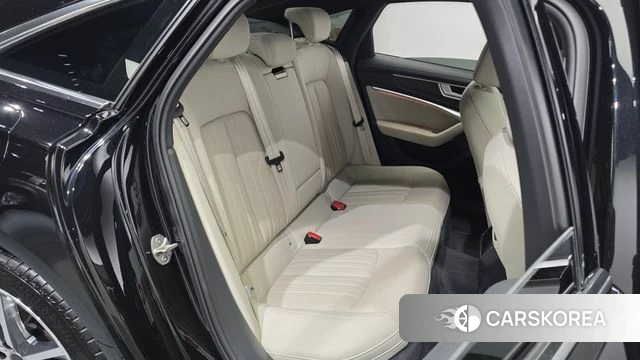 Audi A6 (C8) 2024 Черный из Кореи, фото 3