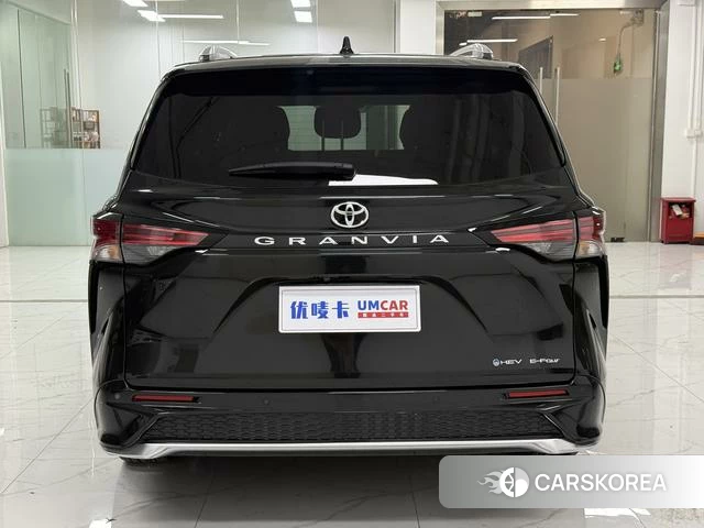 Toyota Grevia 2024 Черный из Китая, фото 3