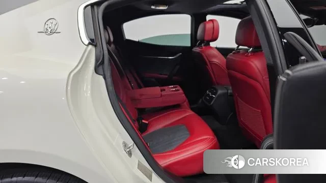 Maserati Ghibli 2019 Белый из Кореи, фото 3