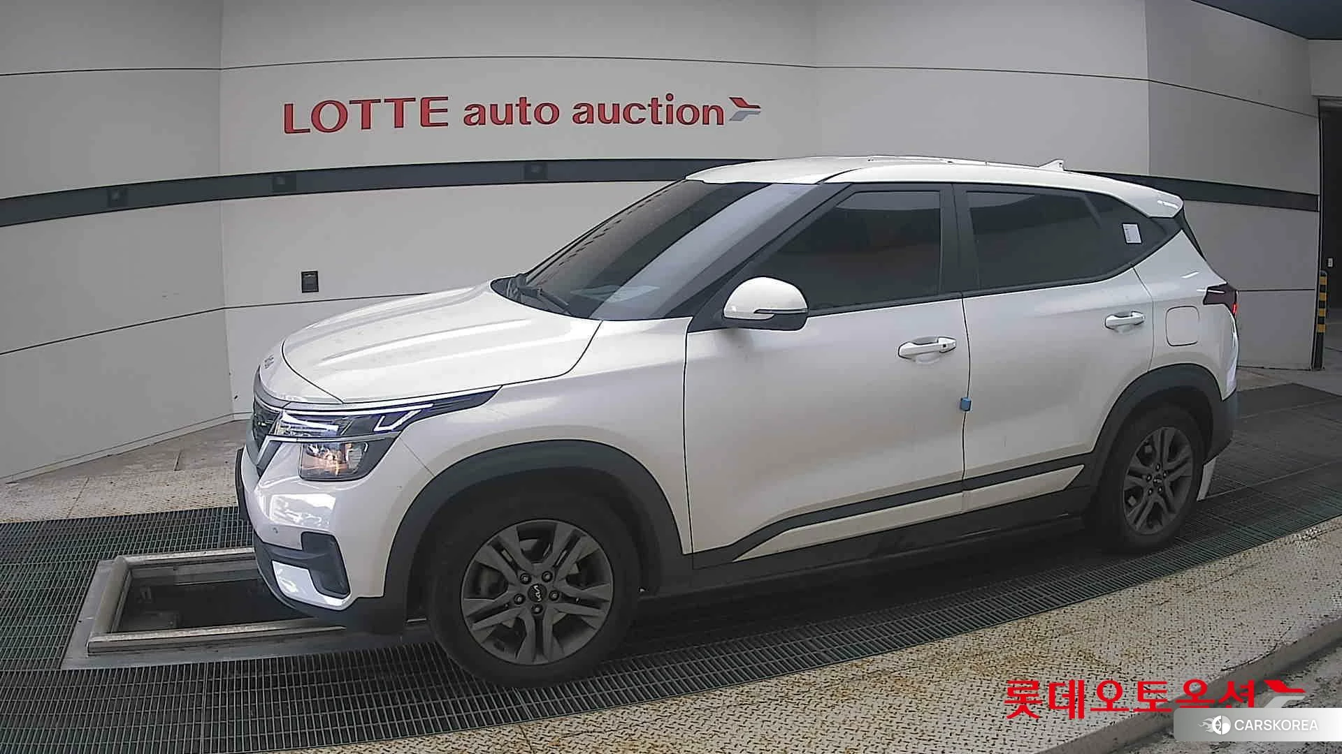 Kia Seltos 2022 Snow White Pearl из Кореи, фото 3