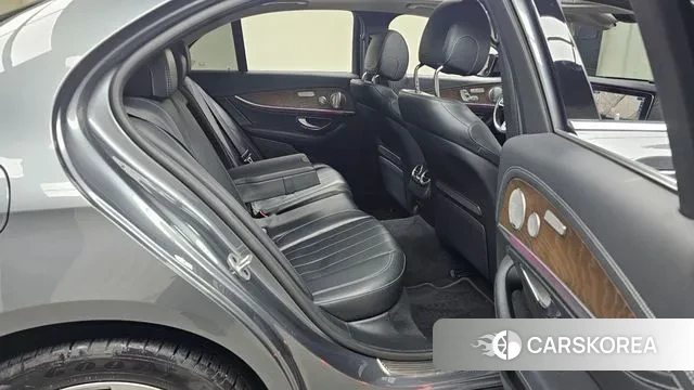 Mercedes-Benz E-Class W213 2018 Серый из Кореи, фото 3