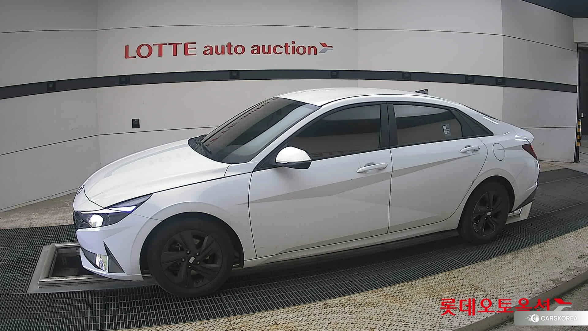 Hyundai Avante 2023 Polar White из Кореи, фото 3