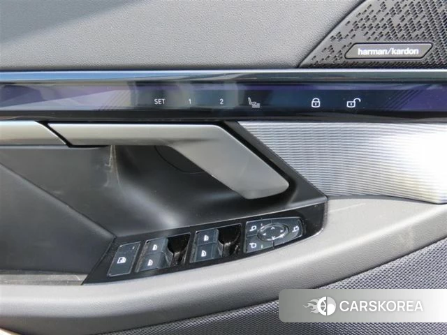 BMW 5 Series (G60) 2025 Белый из Кореи, фото 3