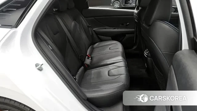 Hyundai The New Avante (CN7) 2023 Белый из Кореи, фото 3