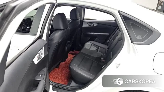 Kia The New K3 2nd generation 2021 Белый из Кореи, фото 3