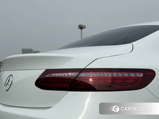 Mercedes-Benz E-class (imported) 2023 Белый из Китая, фото 3