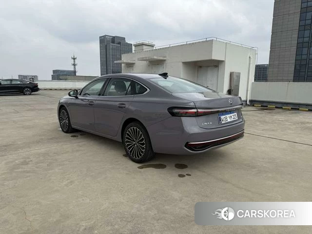Volkswagen Passat 2025 Другой из Китая, фото 3