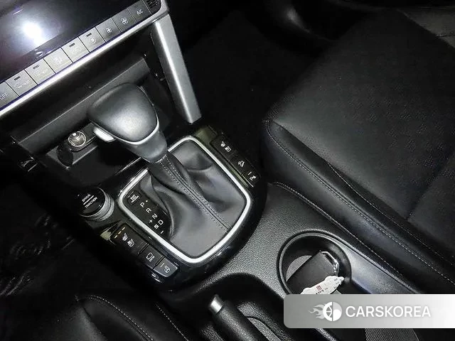 Kia Seltos 2022 Белый из Кореи, фото 3