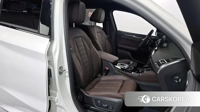 BMW X4 (G02) 2025 Белый из Кореи, фото 3