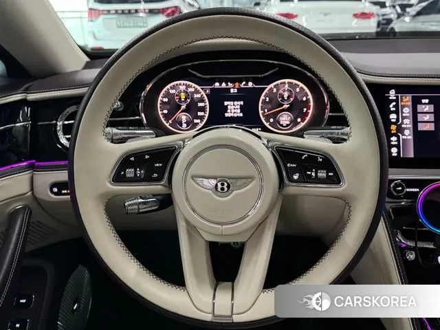 Bentley Flying Spur 3rd Generation 2022 Белый из Кореи, фото 3