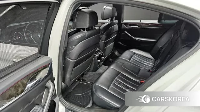 BMW 5 Series (G30) 2018 Белый из Кореи, фото 3