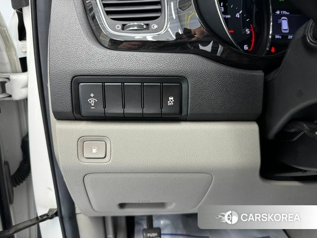 Kia The New Carnival 2018 Белый из Кореи, фото 3