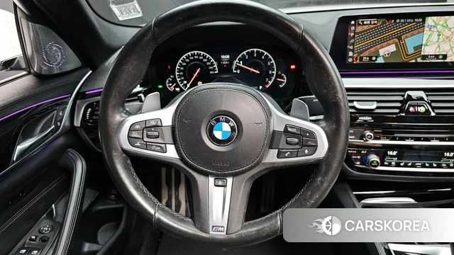 BMW 5 Series (G30) 2019 Белый из Кореи, фото 3