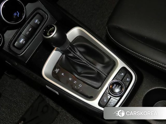 Hyundai Venue 2023 Белый из Кореи, фото 3