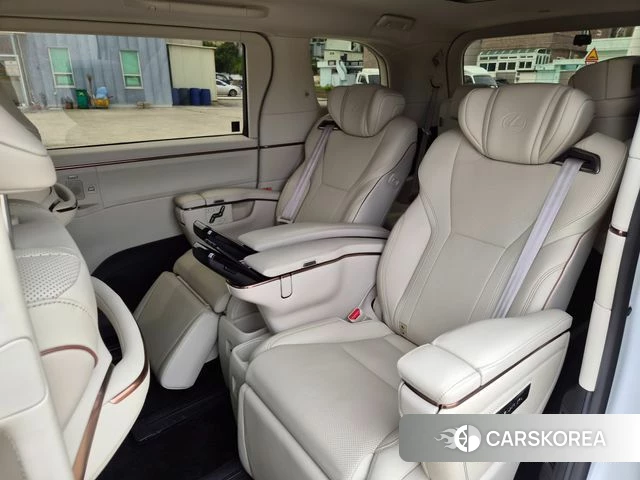 Lexus LM Second Generation 2025 Белый из Кореи, фото 3