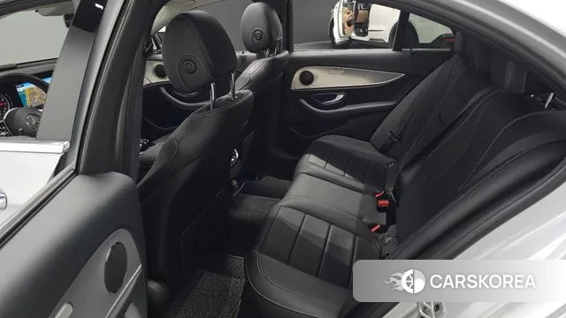 Mercedes-Benz E-Class W213 2019 Серебристо-серый из Кореи, фото 3