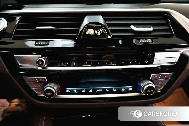 BMW 5 Series (G30) 2023 Серый из Кореи, фото 3