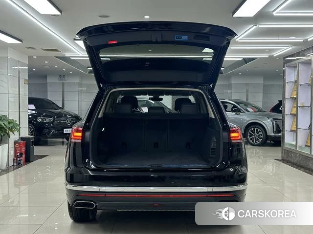Volkswagen Touareg 2019 Черный из Китая, фото 3