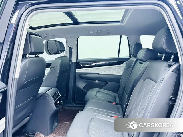 Volkswagen Tourang 2024 Черный из Китая, фото 3