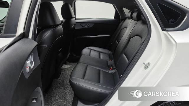 Kia The New K3 2nd generation 2021 Белый из Кореи, фото 3