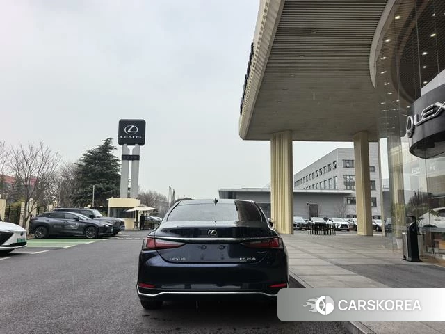 Lexus ES 2022 Синий из Китая, фото 3