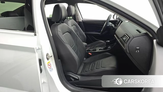 Volkswagen 7th Generation of Jetta 2021 Белый из Кореи, фото 3