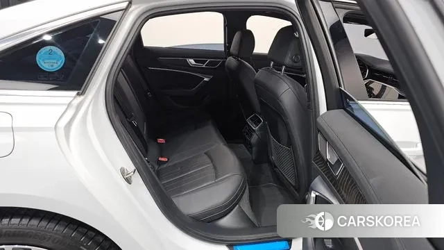 Audi A6 (C8) 2021 Белый из Кореи, фото 3