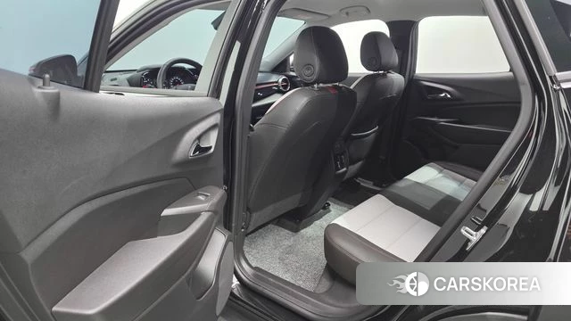 Chevrolet (GM Daewoo) Trax Crossover 2024 Черный из Кореи, фото 3